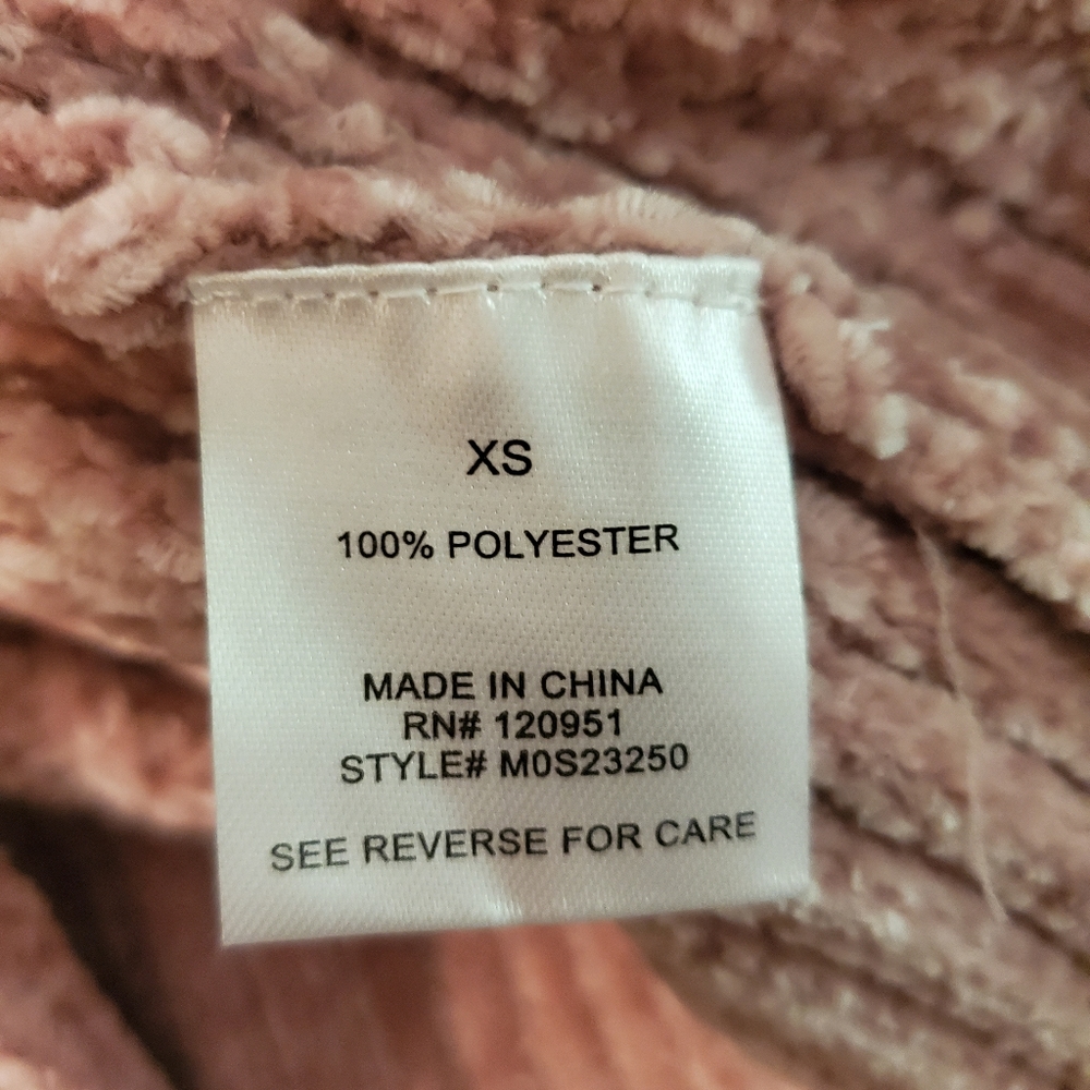 NWT Super Soft Pink Rose Turtleneck Sweater - Picture 5 of 6